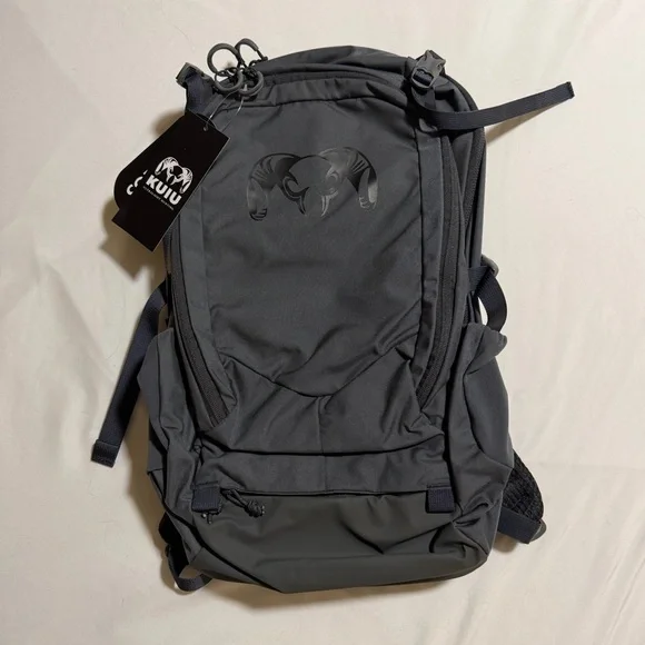 KUIU Divide 1200 Backpack Gunmetal NWT - Picture 3 of 3